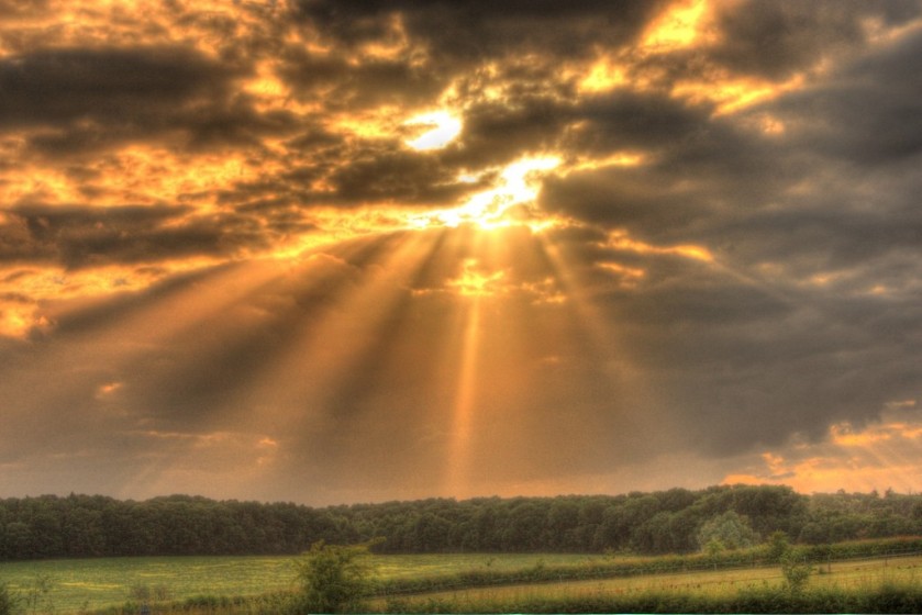 hdr-crepuscular-rays-1024x683